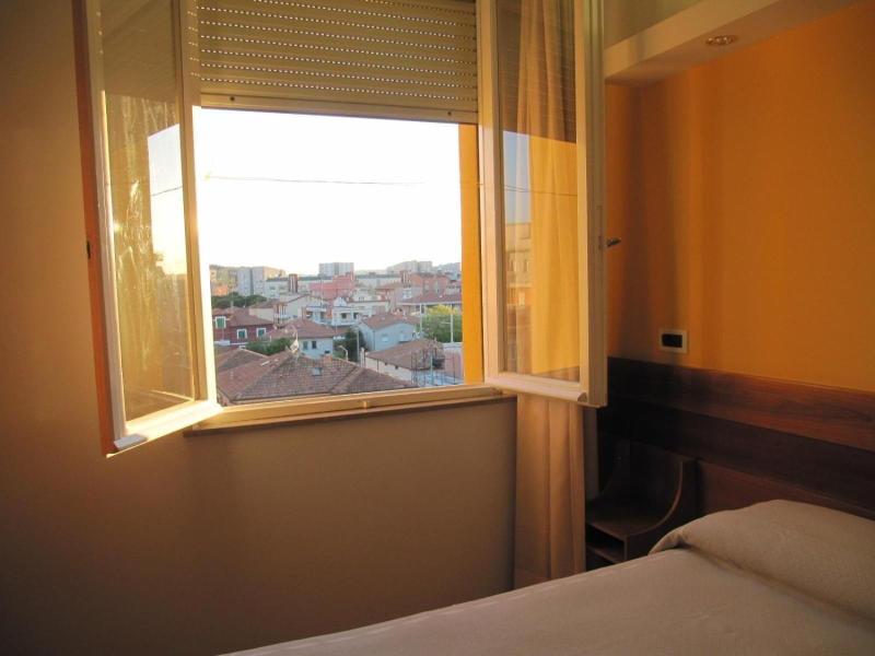 Hotel Sirena image