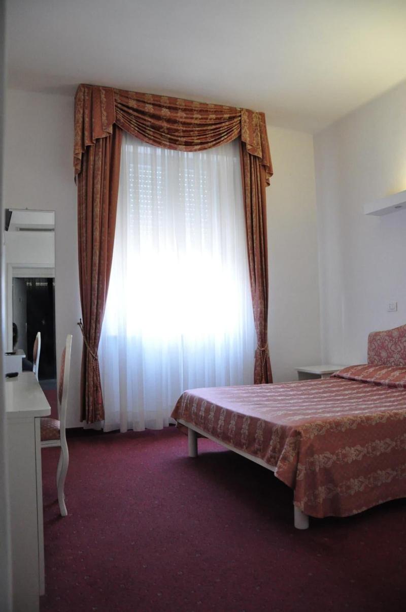 Hotel Sirena image
