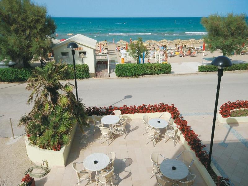 Hotel Caravel image