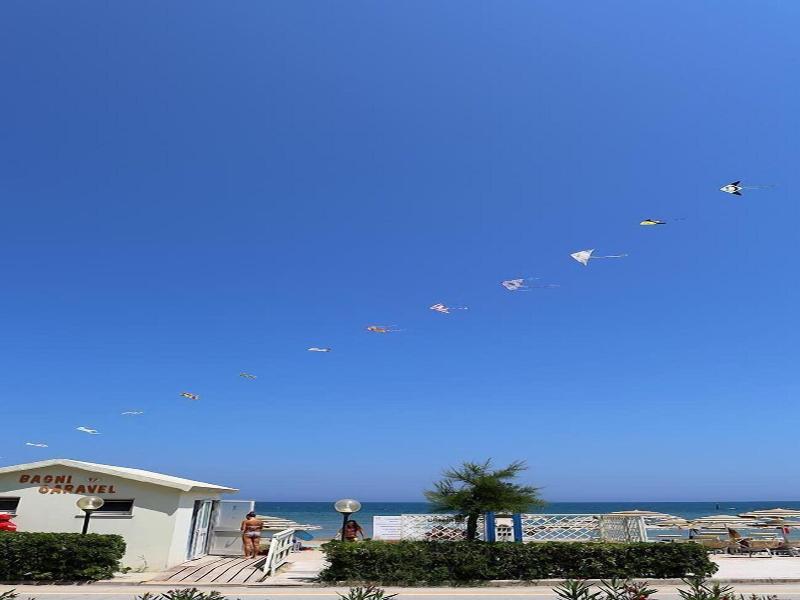Hotel Caravel image