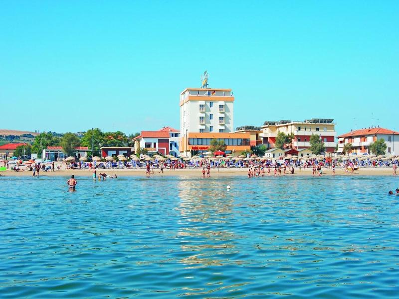 Hotel Caravel image