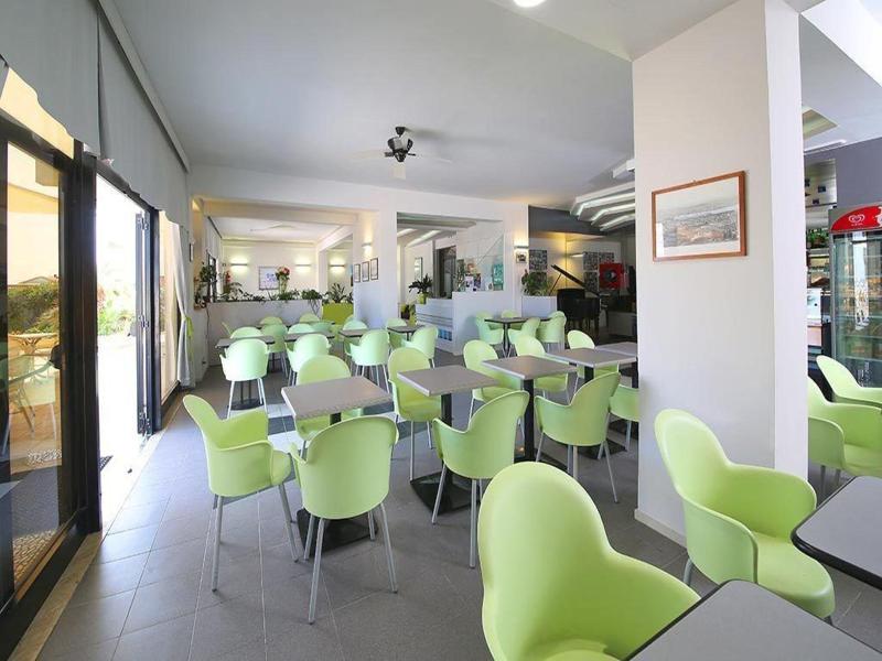 Hotel Caravel image