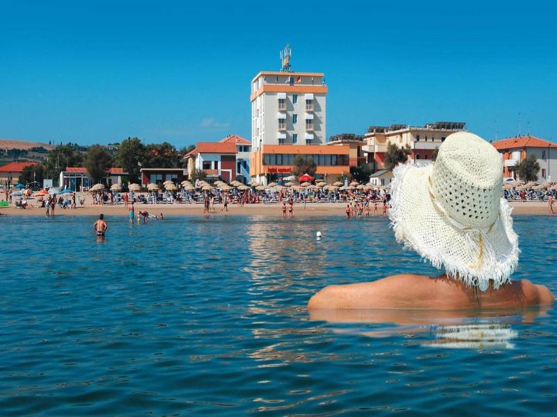 Hotel Caravel image