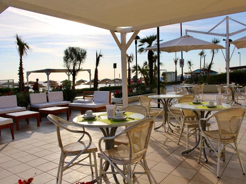 Hotel Caravel image