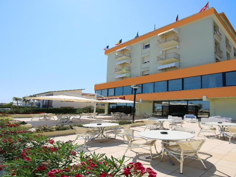 Hotel Caravel image