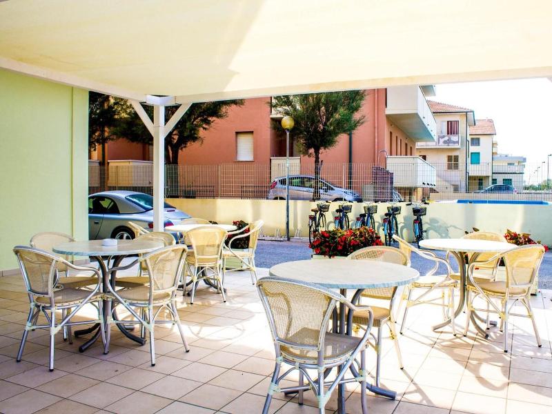 Hotel Caravel image