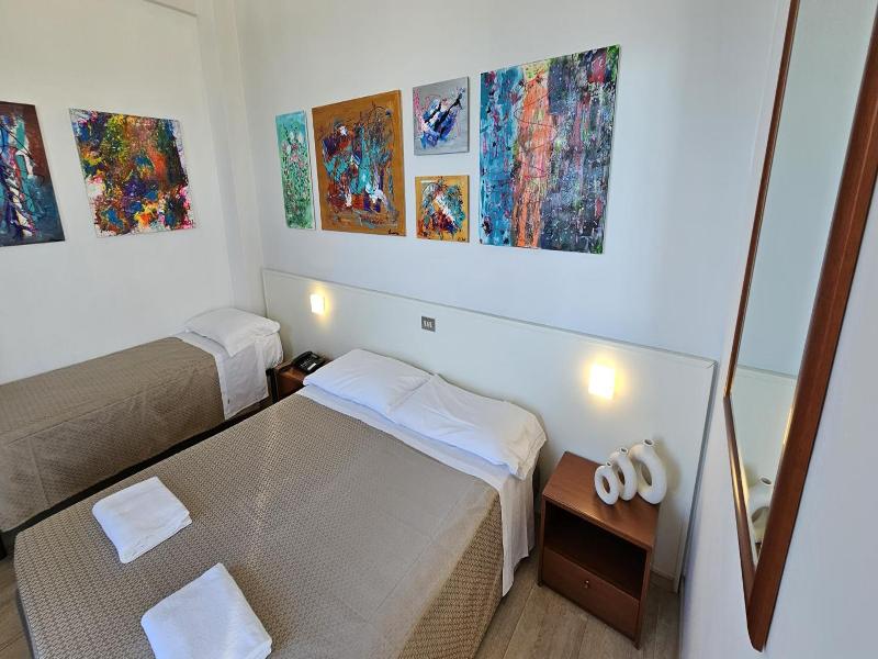 Hotel Caravel image