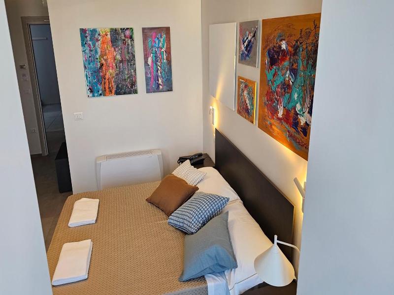 Hotel Caravel image