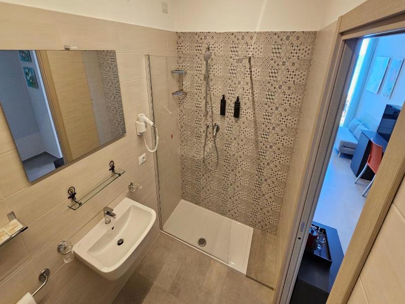 Hotel Caravel image