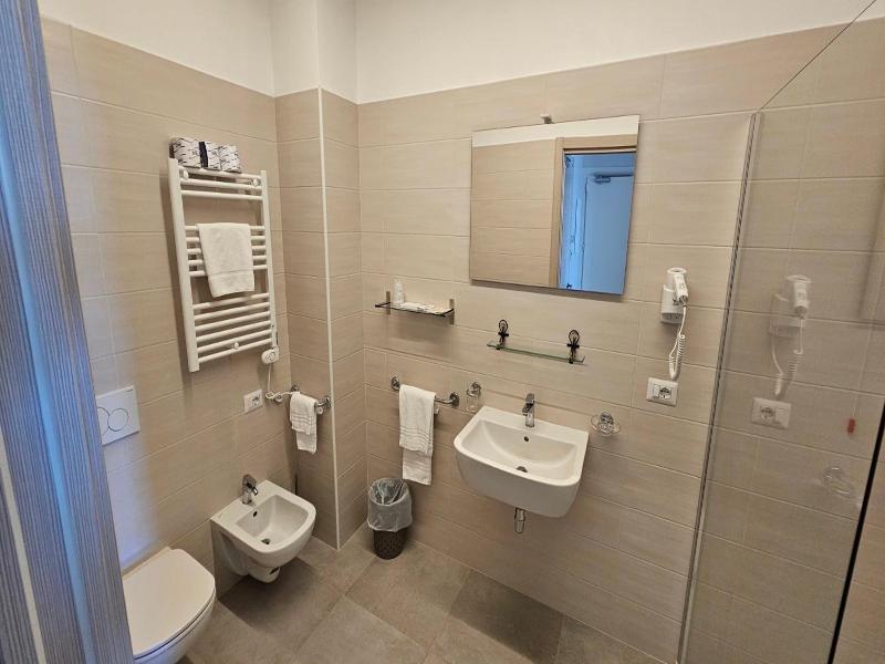 Hotel Caravel image