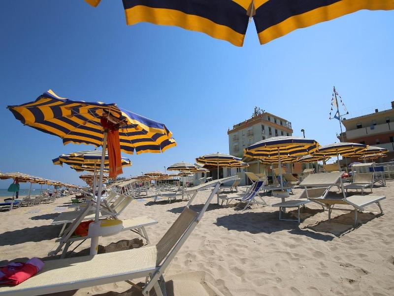 Hotel Caravel image