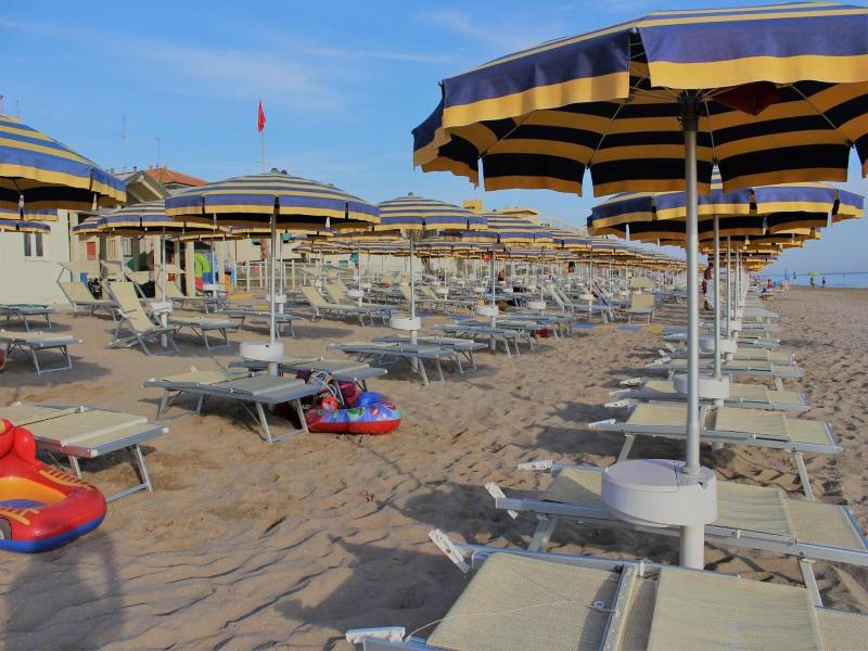 Hotel Caravel image