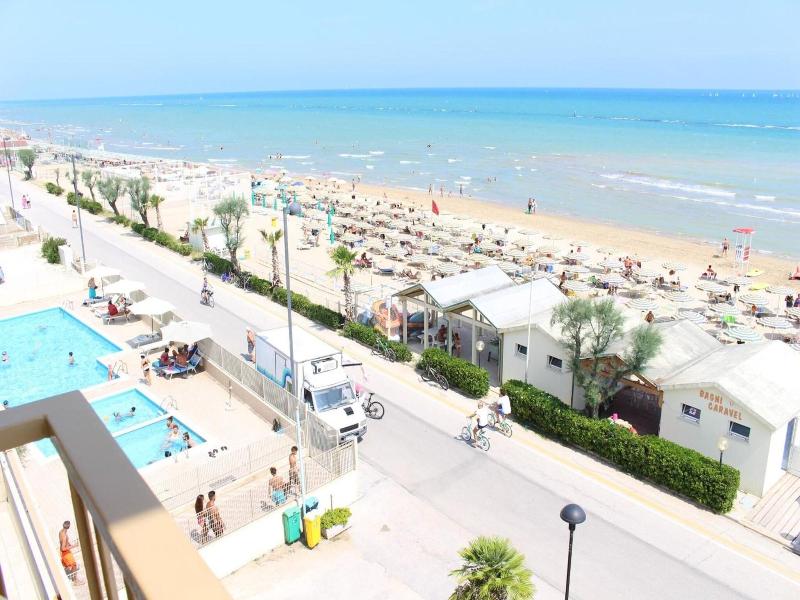 Hotel Caravel image