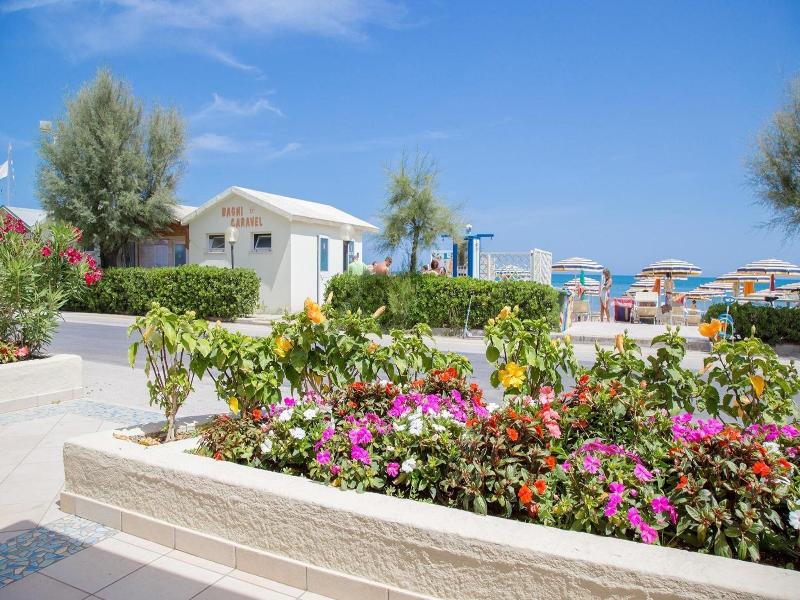 Hotel Caravel image