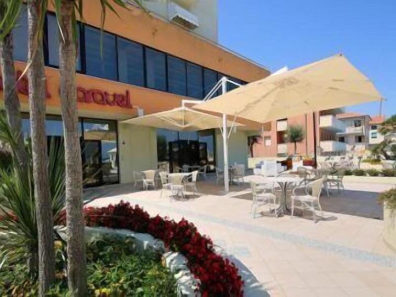 Hotel Caravel image