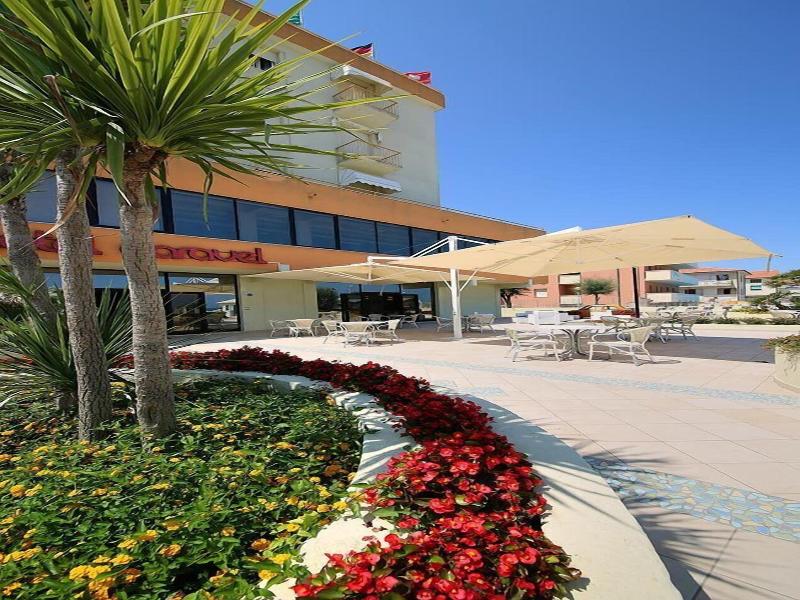 Hotel Caravel image