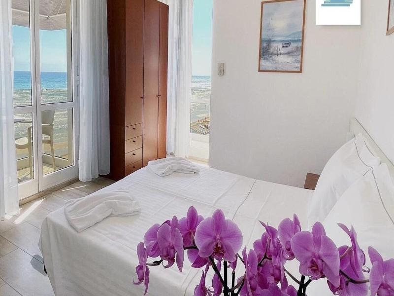 Hotel Caravel image