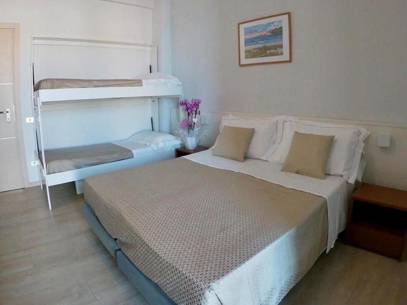 Hotel Caravel image