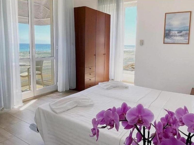 Hotel Caravel image