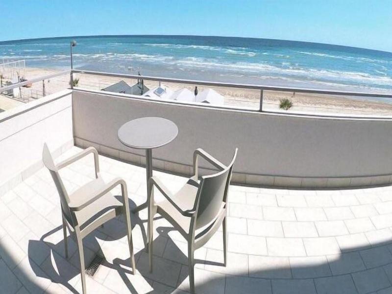 Hotel Caravel image