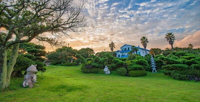 Beachside Whitehouse image