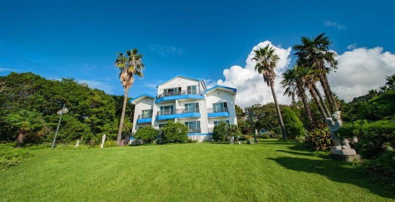 Beachside Whitehouse image