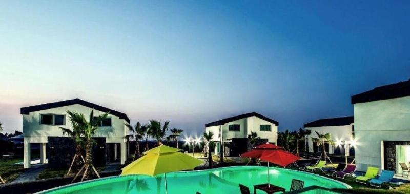 Pool & Villa Sorang image