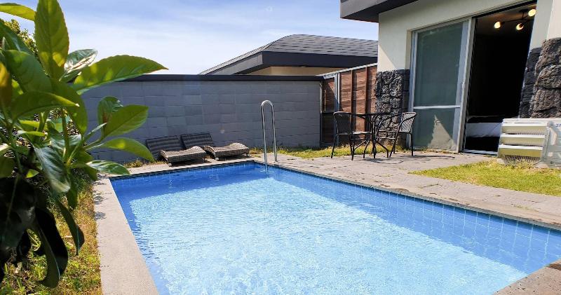 Pool & Villa Sorang image