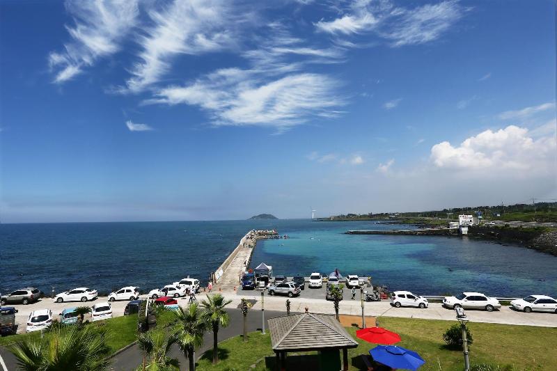 Mega Resort image