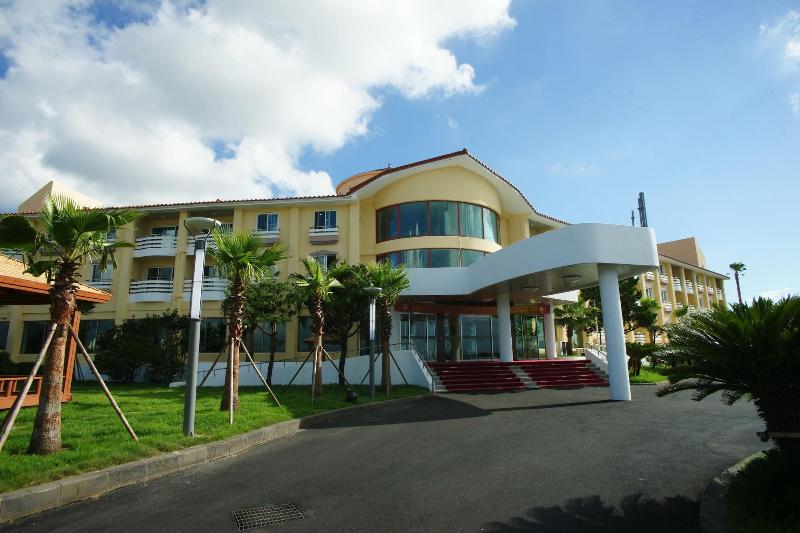 Mega Resort image