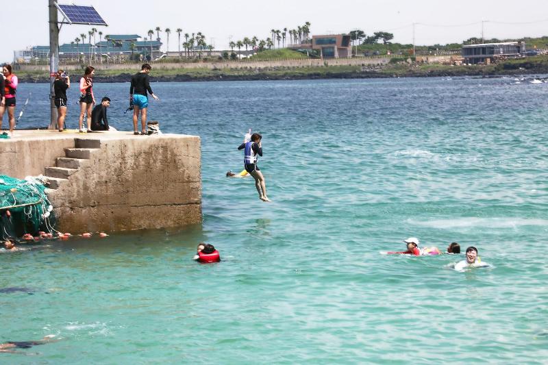 Mega Resort image