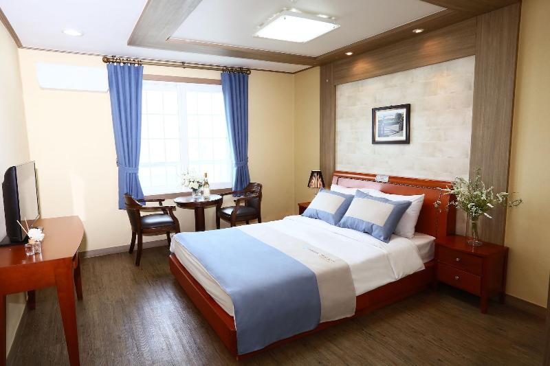 Mega Resort image