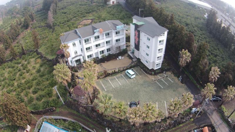 Jungmun JejuHue Pension image