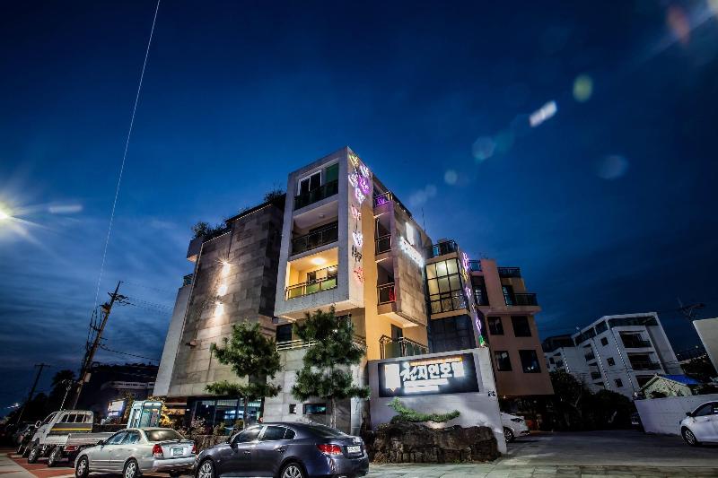 Cheonjiyeon Hotel image