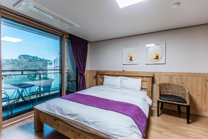 Cheonjiyeon Hotel image