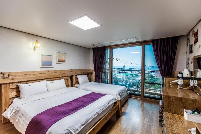 Cheonjiyeon Hotel image