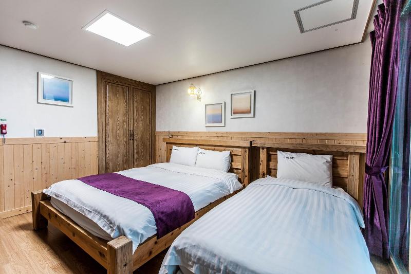Cheonjiyeon Hotel image