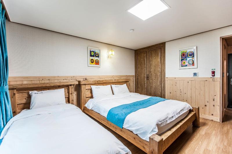 Cheonjiyeon Hotel image