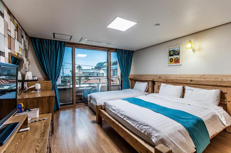 Cheonjiyeon Hotel image