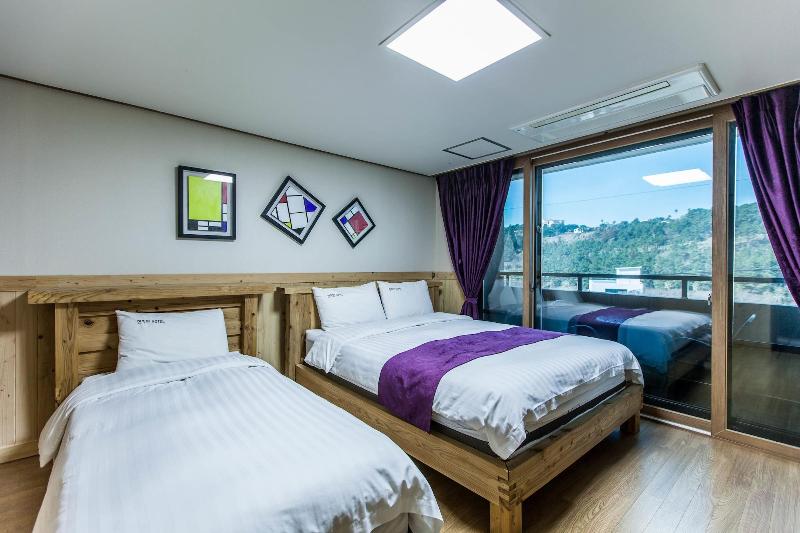 Cheonjiyeon Hotel image