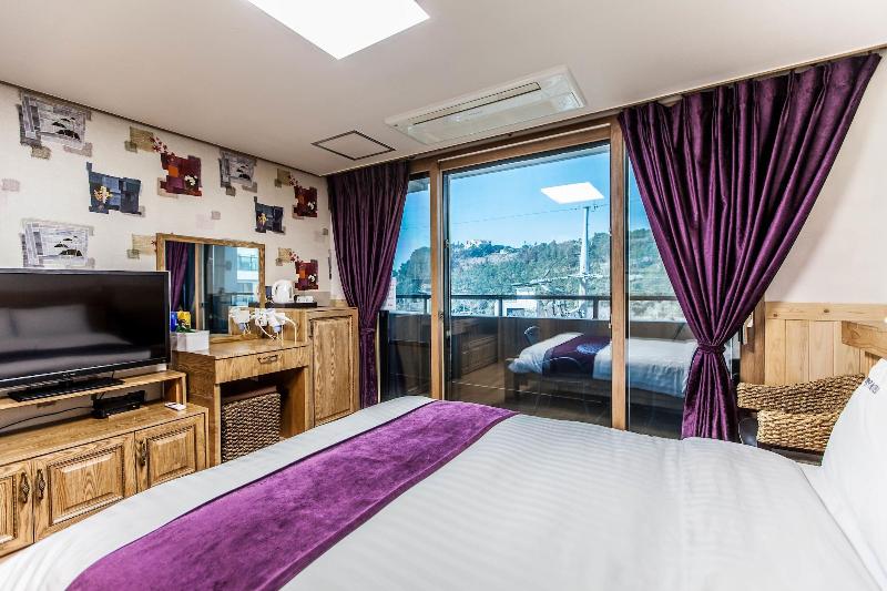 Cheonjiyeon Hotel image
