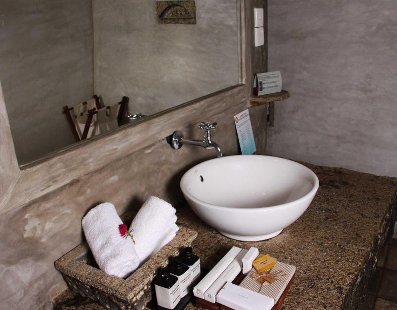 Serendip Stone Bungalow image