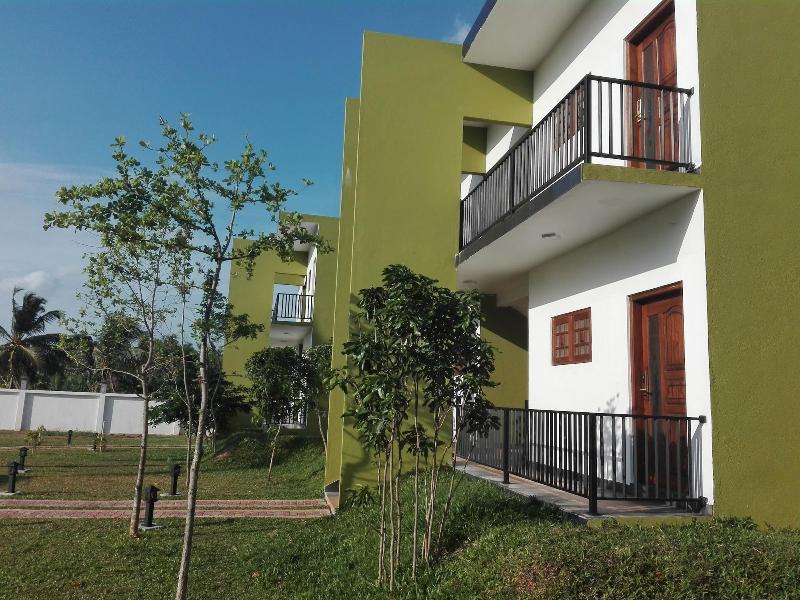 Hotel Golden Ray — exterior view