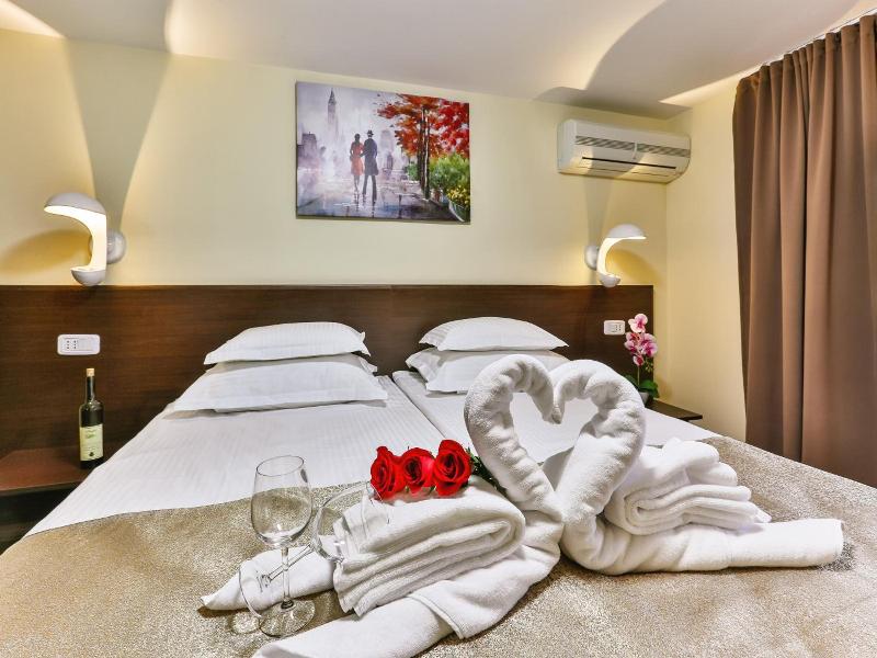 Hotel Premier image