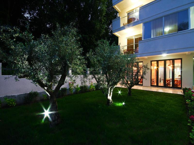 Hotel Premier image