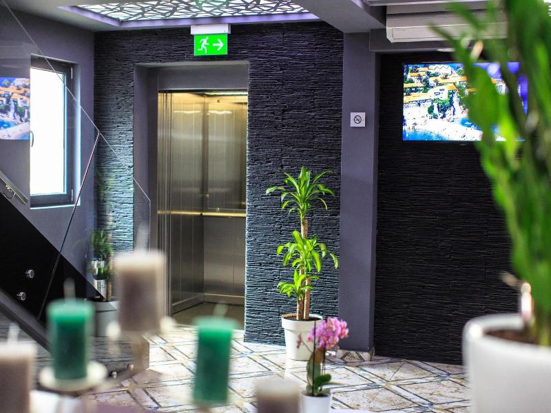 Hotel Premier image