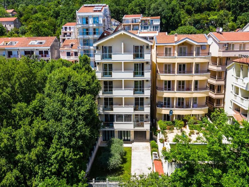 Hotel Premier image