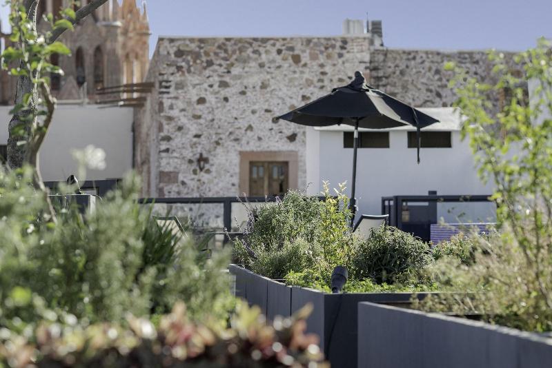 Lotel at Doce18 Concept House image