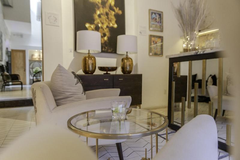 Lotel at Doce18 Concept House image