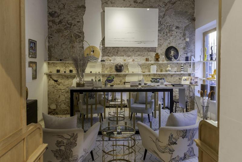 Lotel at Doce18 Concept House image